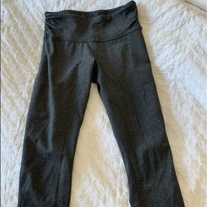 Lululemon cropped grey ruched and back zip legging